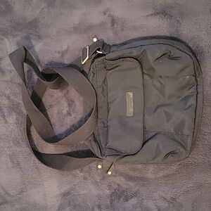 Timbuk2 black expandable crossbody